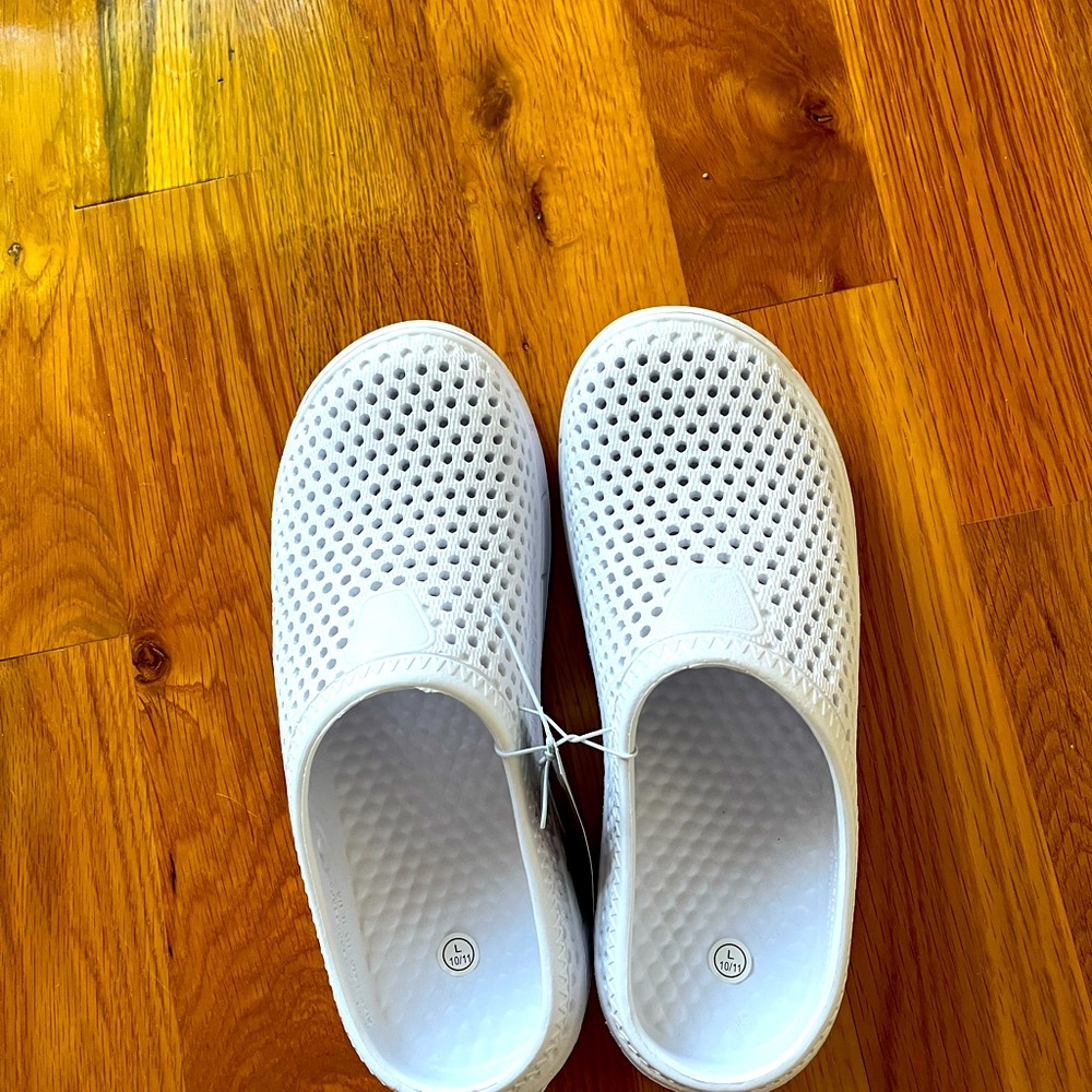Ladies size 10, slip on shoes.